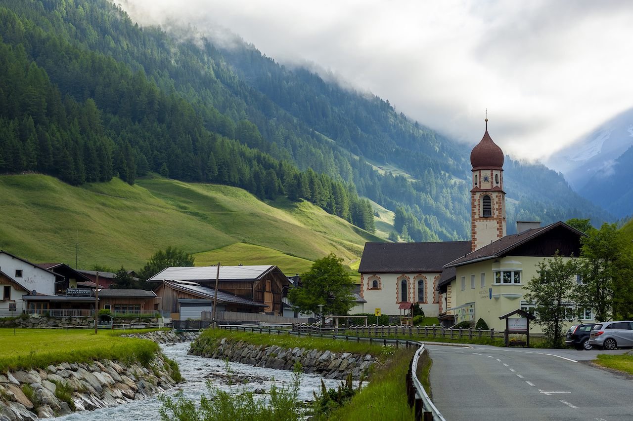Morning sun on hills near Niederthai 6846(2024)