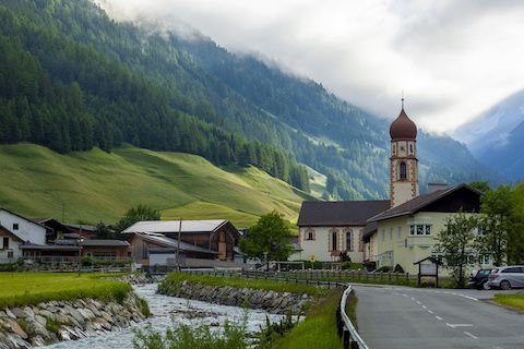 Morning sun on hills near Niederthai 6846(2024)