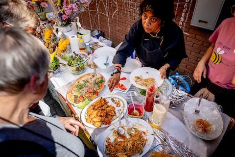 Lots of food servings during MOOOV Lier Mercado (2025)